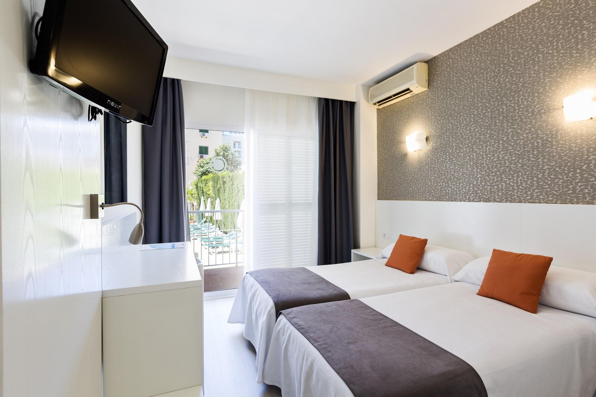Hotel Don Miguel Playa ปลายาเดปัลมา ภายนอก รูปภาพ